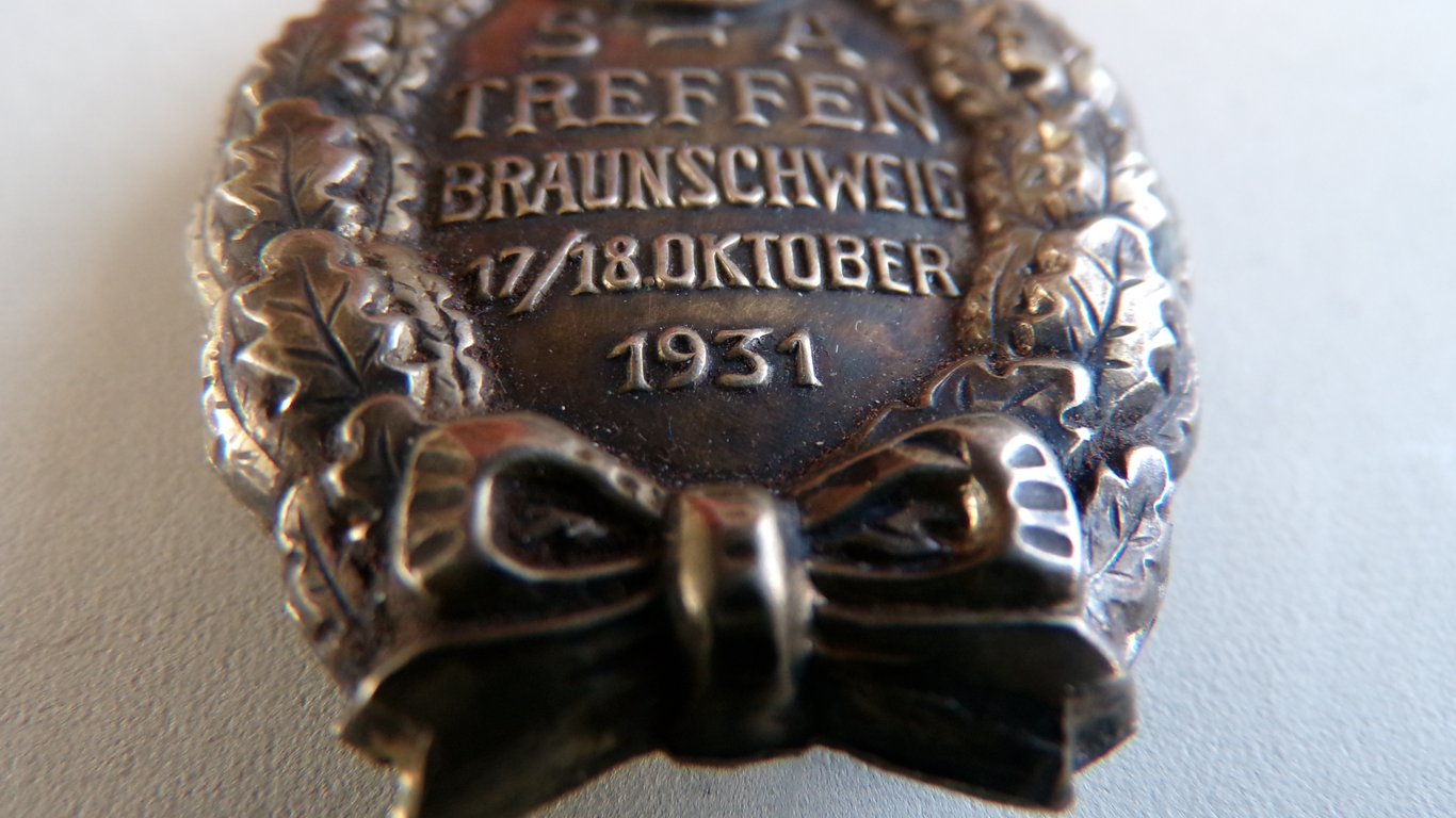 1th model SA-Treffen Braunschweig 1931 badge