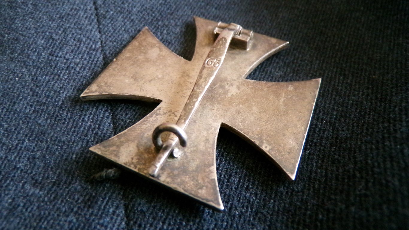 Named Gala Tunic with medals  part 2