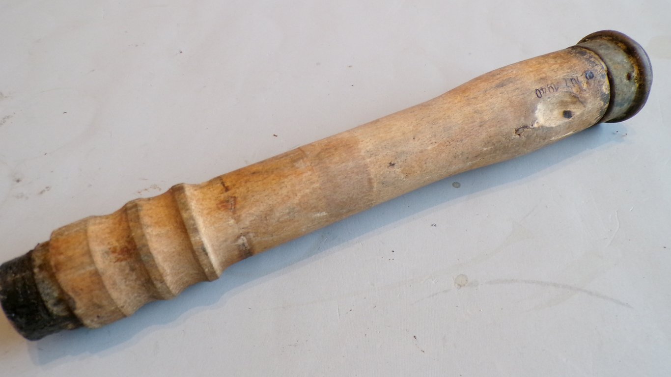 Nb.39 Smoke Stick Grenade Handle