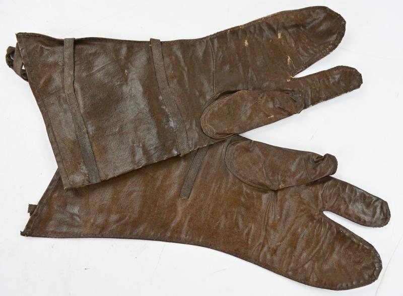 British WW2 Anti-Gas gloves
