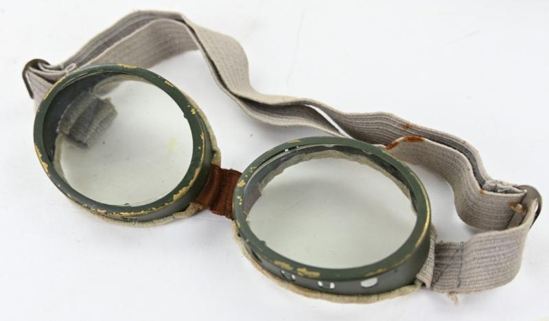 British WW2 Dispatch Rider Goggles in Tin