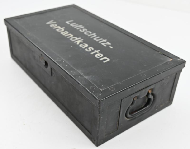German LS First Aid Box 'Luftschutz Verbandkasten'