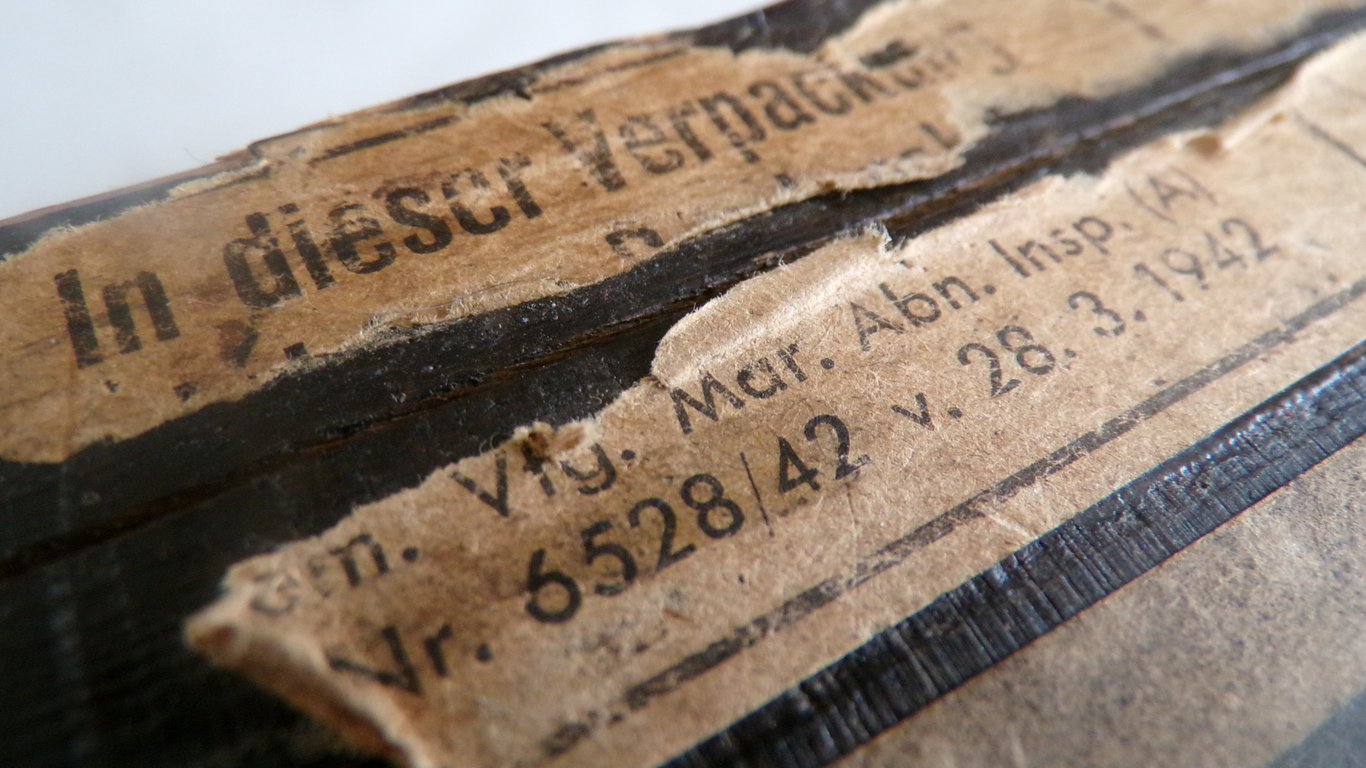 Kriegsmarine kasten fur zundladungen A