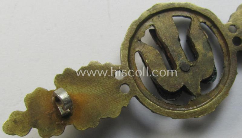 Attractive - albeit clearly worn! - tombak- (ie. 'Buntmetall'-) based- and/or non-maker-marked example of a WH (Luftwaffe) 'Frontflugspange für Kampfflieger in Bronze' as was produced by a (by me) unidentified maker