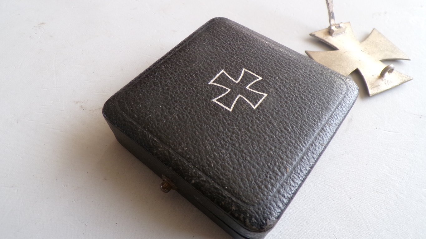 Cased Iron Cross 1st Class Deumer
