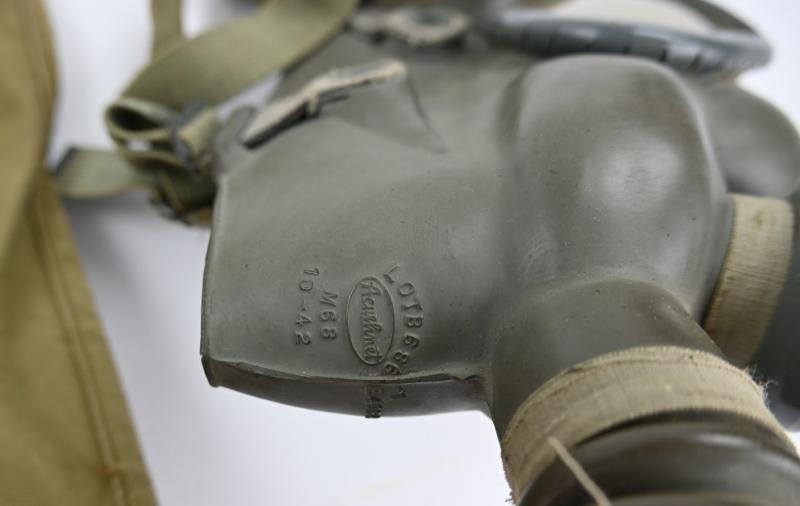 US WW2 MIVA 1 Army Service Gasmask in Carrying Pouch
