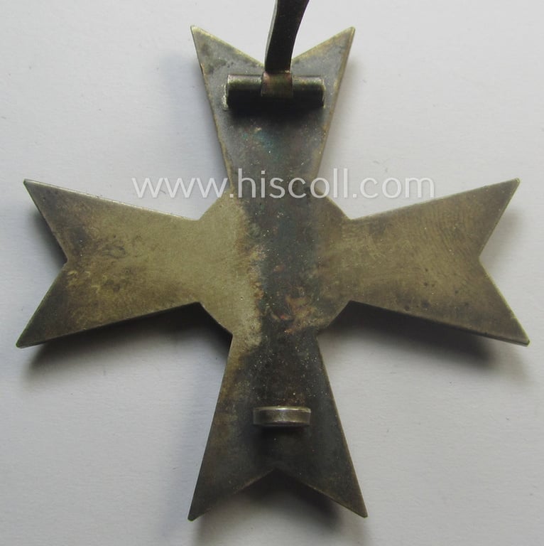 Attractive, medal-set: 'Kriegsverdienstkreuz 1. Klasse ohne Schwertern', being a non-maker-marked specimen that came stored in its original etui and dito orange-toned 'Überkarton'