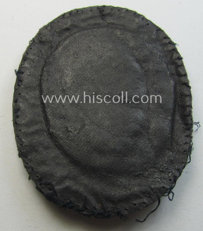 WH (Luftwaffe) 'Fallschirmschützen-Abzeichen in Stoff' (or: cloth-based paratroopers' jump-badge) that is nicely machine-embroidered and being of the so-called: 'padded version'