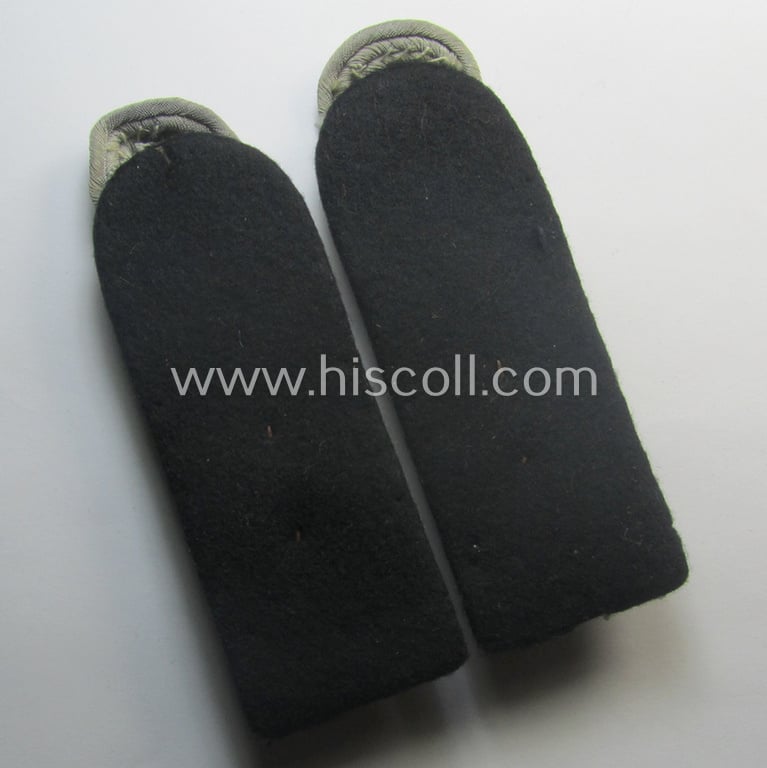 Pair of WH (Heeres) officers'-pattern shoulderboards as piped in the neat black- (ie. 'schwarzer'-) coloured branchcolour: 'Oberstleutnant u. Mitglied der Pionier-Trpn.'