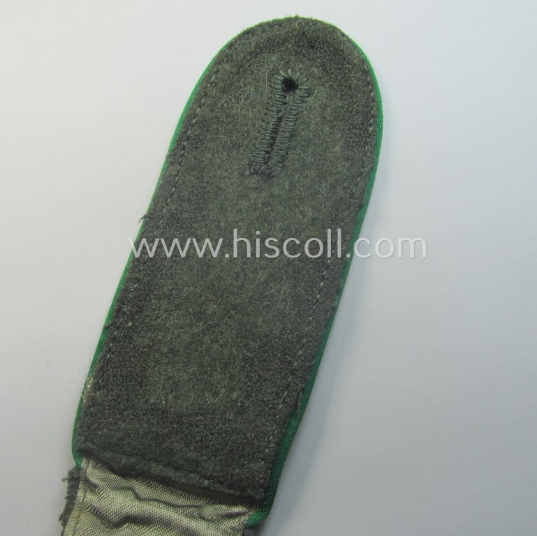 Single, 'M41- o. M43'-pattern WH (Heeres) EM-type shoulderstrap: 'Soldat der Jäger- o. Gebirgsjäger-Trpn.'