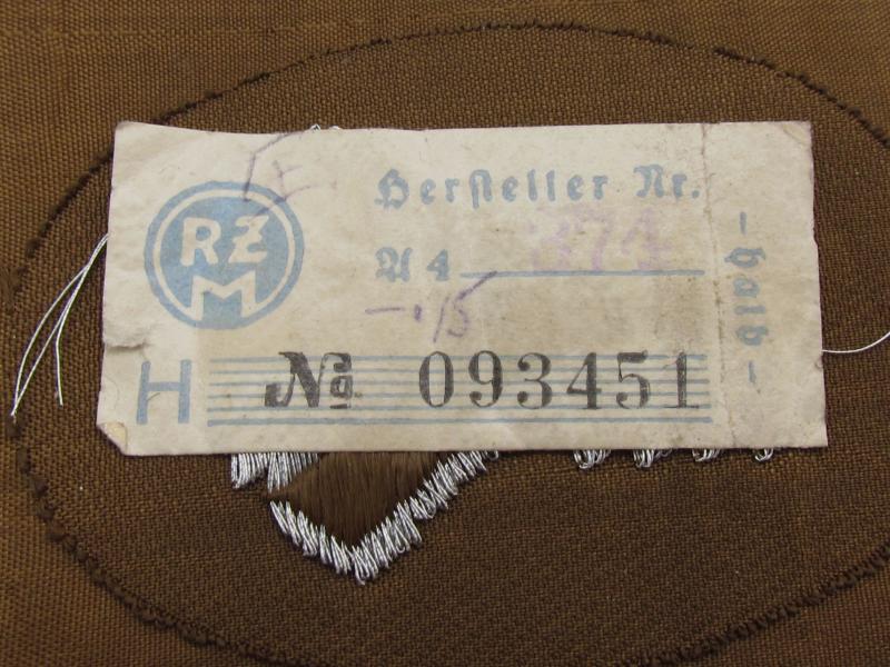 SA- ('Sturmabteilungen'-) related armbadge ( 'Ärmelabzeichen für Führer') with RZM Label