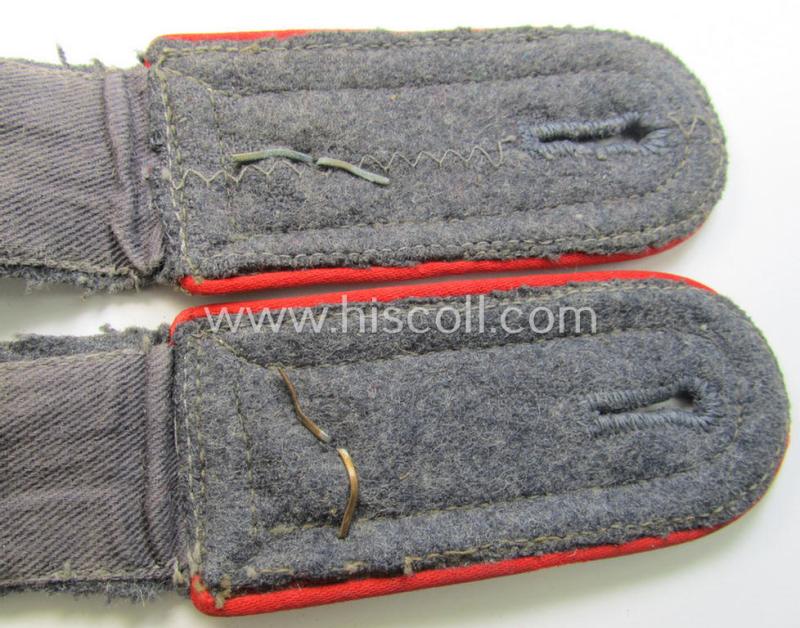 Attractive - and/or fully matching! - pair of WH (Luftwaffe) NCO-type shoulderstraps as was intended for usage by a: 'Wachtmeister o. Feldwebel eines Flakartillerie-Regiments o. Abteilungs'