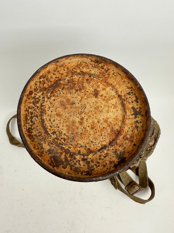 WW2 German Dak Gasmask canister