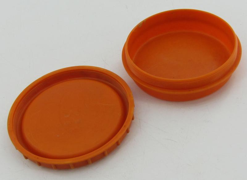 Wehrmacht Bakelite Butterdish in "Field Made" Splittertarn pouch