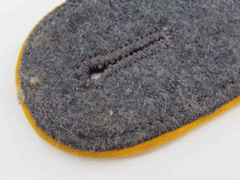 Single Luftwaffe EM shoulder board