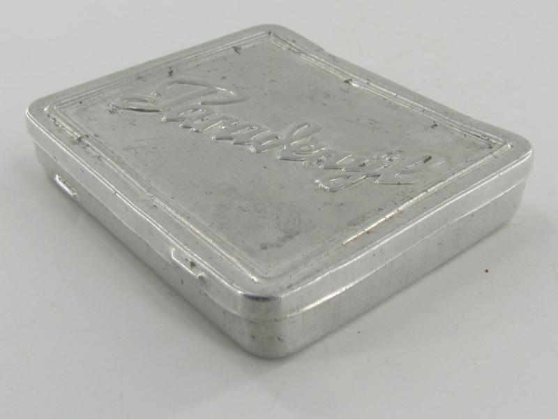 WWII era German 'paravenÿl' small tin box