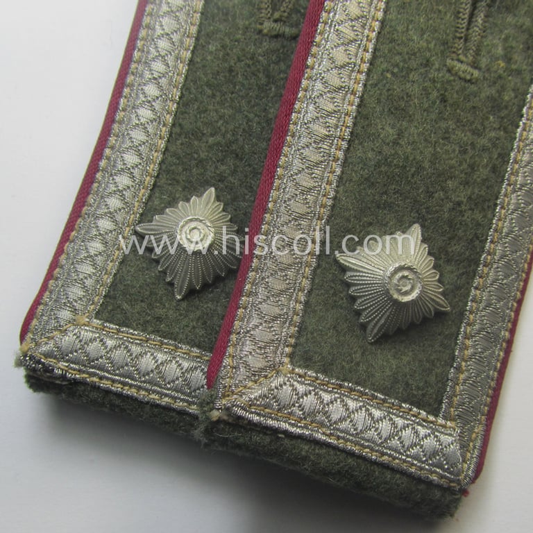 Superb pair of WH (Heeres) M41- o. M43-pattern, NCO-type shoulderstraps: 'Feldwebel eines (Nebel)Werfer-Rgts. o. Abtgs.'
