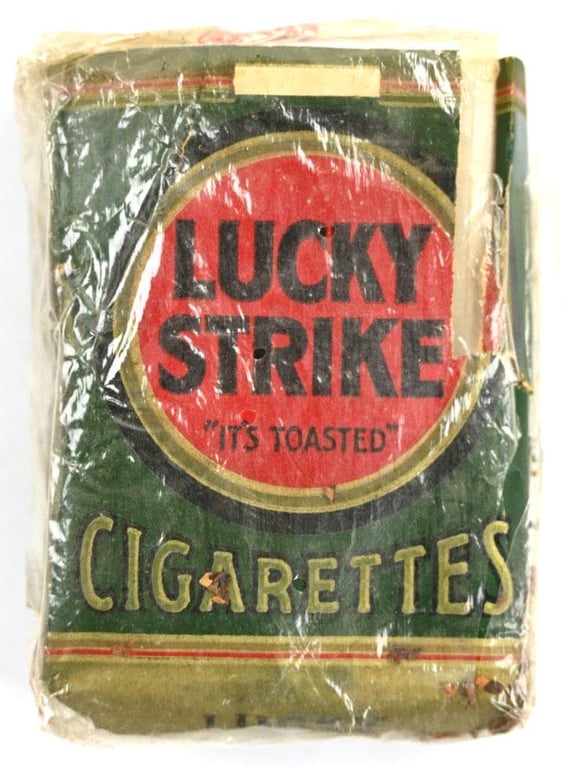 US WW2 Package of Lucky Strike Cigarets with Case