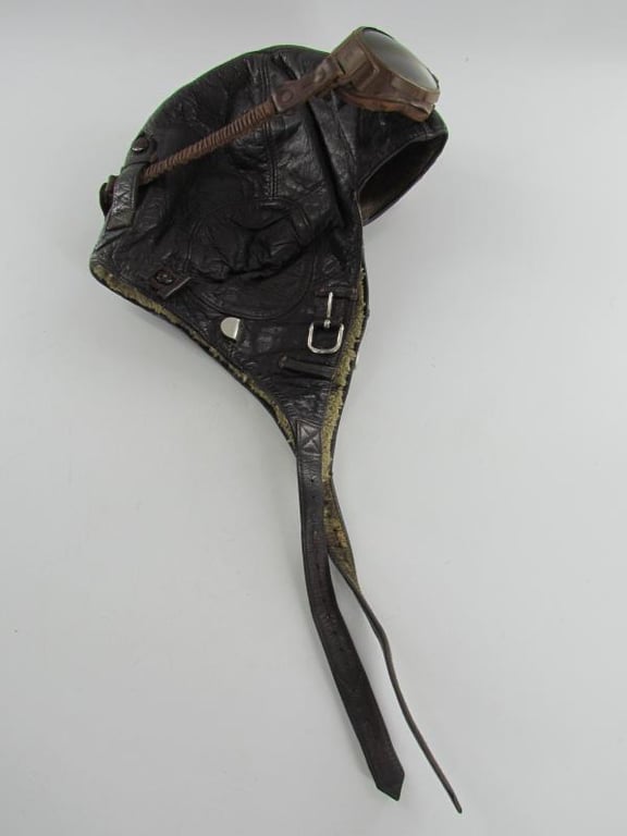 Luftwaffe LKPW101 Flight Crews Leather Winter Helmet With Flight Goggles