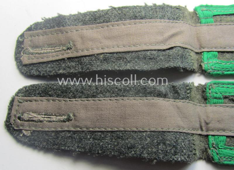 Typical later-war-period - and fully matching! - pair of so-called: 'M44'-pattern, simplified WH (Heeres) NCO-type shoulderstraps: 'Unteroffizier eines Jäger- o. Gebirgsjäger-Rgts.'