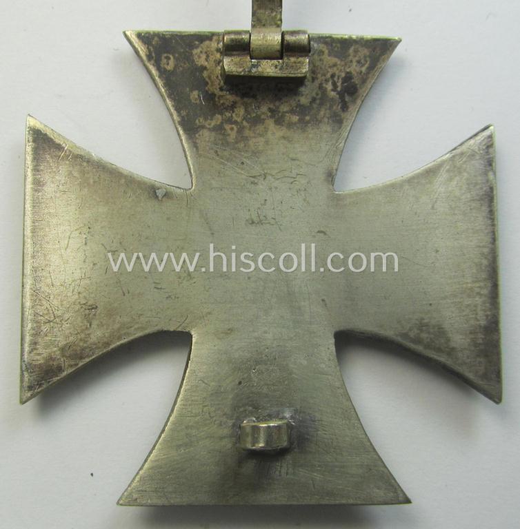 Mid-war-period, 'Eisernes Kreuz 1. Kl.' (or: Iron Cross 1st class), being a neatly maker- (ie. 'L/13'-) marked example (having a repaired catch) as was produced by the 'Hersteller' (ie. maker) 'Paul Meybauer'