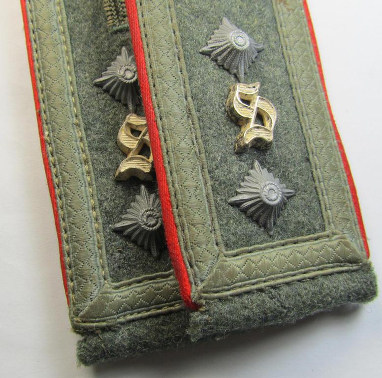 Superb - albeit minimally mis-matched! - pair of WH (Heeres), early- (ie. mid-) war-period so-called: 'M41/M43'-styled, NCO-type 'cyphered' shoulderstraps for usage by an: 'Oberwachtmeister der Art.-Truppen u. Mitglied einer Artillerieschule'