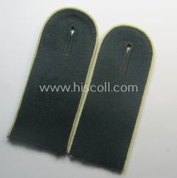 Slightly mis-matched pair of WH (Heeres), early- (ie....