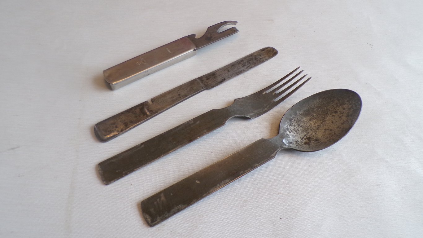Matching 1943 4-Piece "Klaue" Field Utensil Set