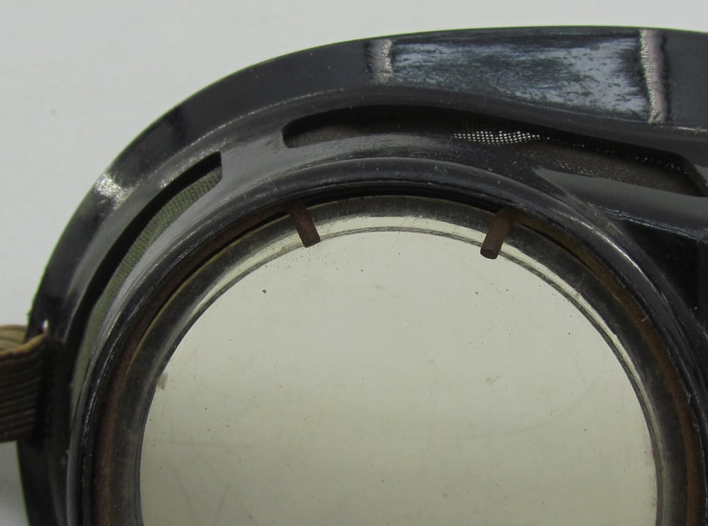 Luftschutz / Civil Defence Protective Goggles