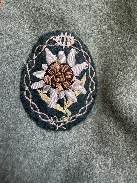 Wehrmacht ( Heer ) mountain trooper ‘Gebirgsjäger’ Oberleutnant  M36 Greatcoat