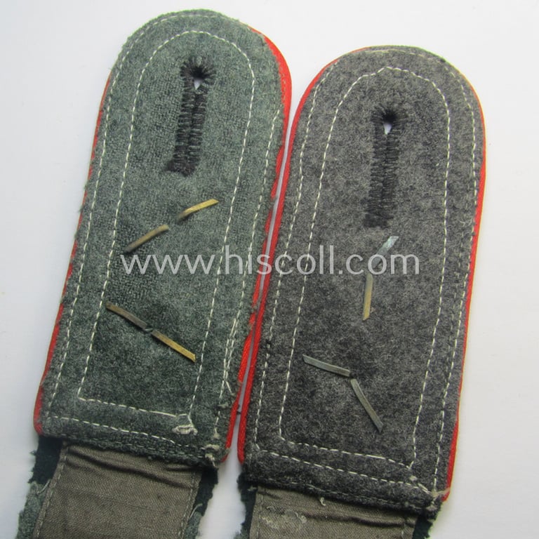 Pair of WH (Heeres) early-war-period- (ie. 'M40'-pattern) NCO-type shoulderstraps as was intended for usage by an: 'Oberwachtmeister eines (Sturm)Art.-Abts. o. Rgts.'