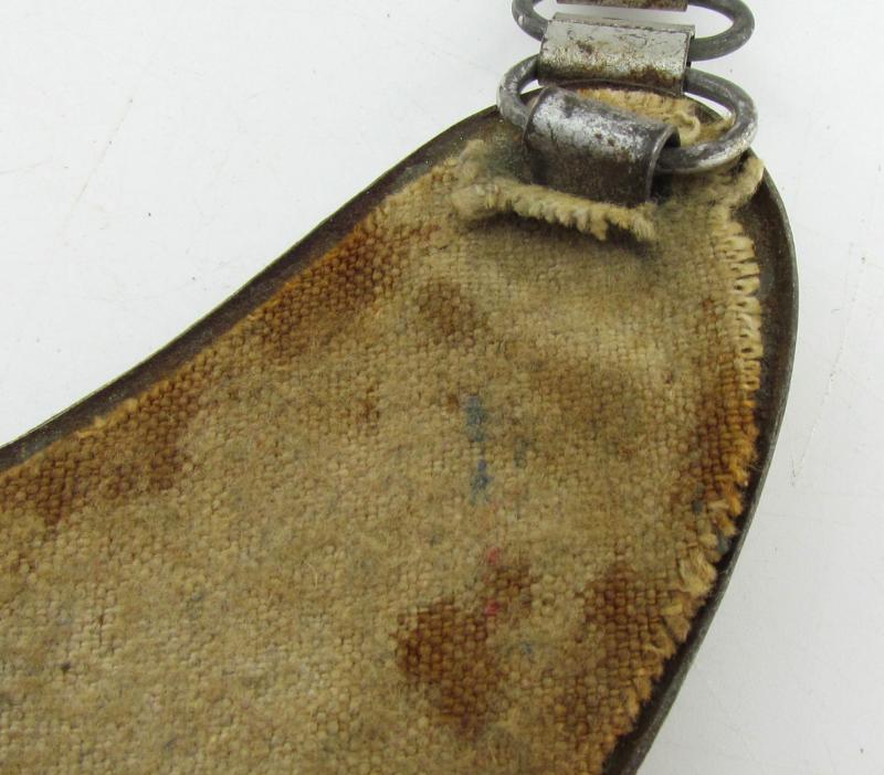 Wehrmacht Feldgendarmerie gorget ‘Ringkragen’by Maedicke