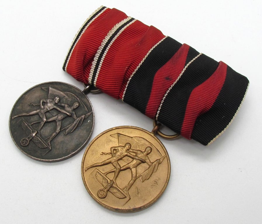 Two piece medal war with annexation medals