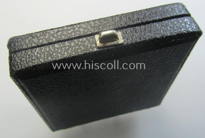 'Luxuriously'-styled - albeit empty! - etui being a non-maker-marked (ie. 'generic') example as was specifically intended to store a: 'KvK 1. Kl. mit Schwertern'