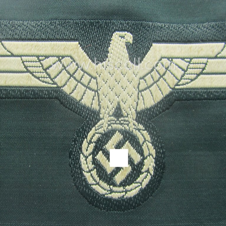 WH (Heeres) early- (ie. pre-war-) period- and/or white-coloured breast-eagle of the: 'M36'- (ie. 'M40'-) pattern as was executed in the 'BeVo'-weave pattern on a darker-green-coloured background