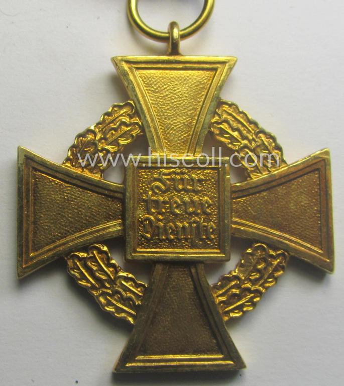 'Treuedienst Ehrenzeichen 1. Klasse' being a non-maker-marked example that comes in its equally non-maker-marked etui