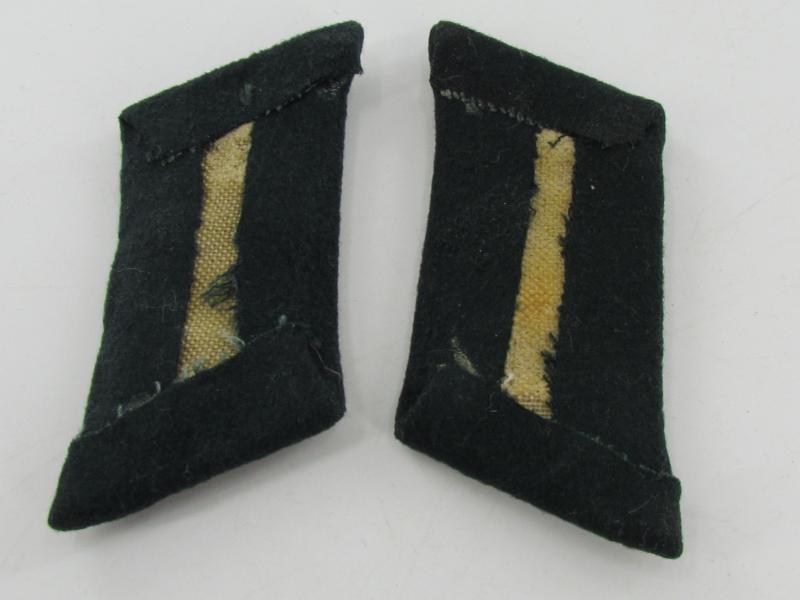 Wehrmacht Heer Officers Medical Collar Tabs