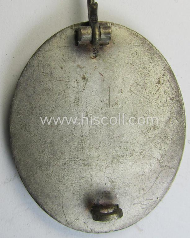 Attractive - and fairly luxuriously-styled! - 'Verwundeten-Abzeichen in Silber' being a non-maker-marked- and (I deem) early-period 'Buntmetall'-based example as was produced by a (by me) unidentified maker