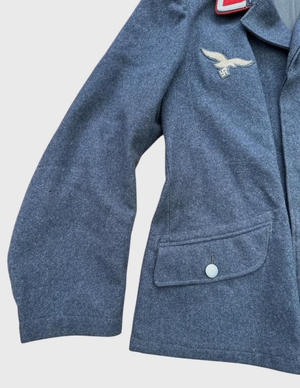 Luftwaffe Early Fliegerbluse for a "Feldwebel" of the Flak Artillery.