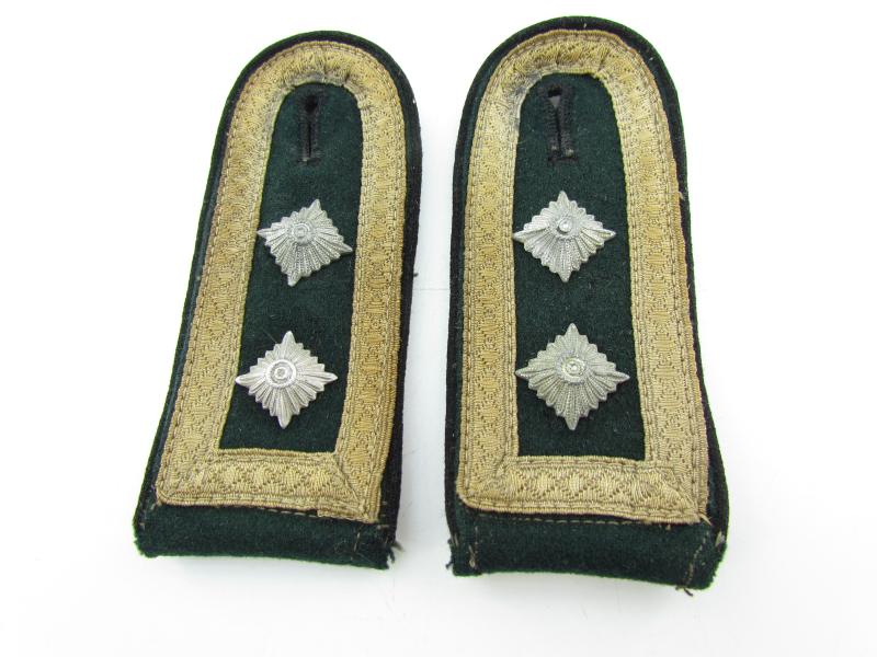 Wehrmacht (Heer) M36 Pioneer shoulder boards for ‘Oberfeldwebel’