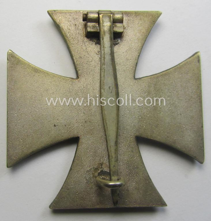 'Eisernes Kreuz 1. Kl.' (or: Iron Cross 1st class) being a (typical) maker- (ie. '7'-) marked example as was produced by the maker (ie. 'Hersteller'): 'Paul Meybauer'
