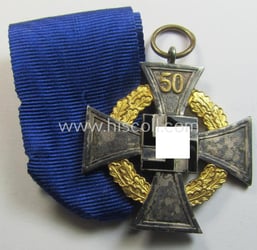 Attractive - and rarely encountered! - 'Treuedienst Ehrenzeichen'...