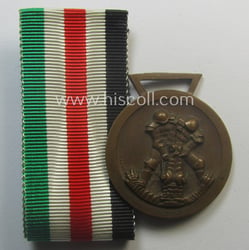 Golden-bronze-coloured (and 'Buntmetall'-based!) example of a: 'Deutsch-Italienische Feldzugsmedaille'...