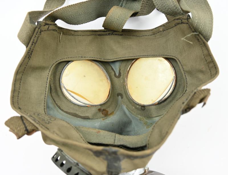 German Luftschutz Gasmask with Carton Filter