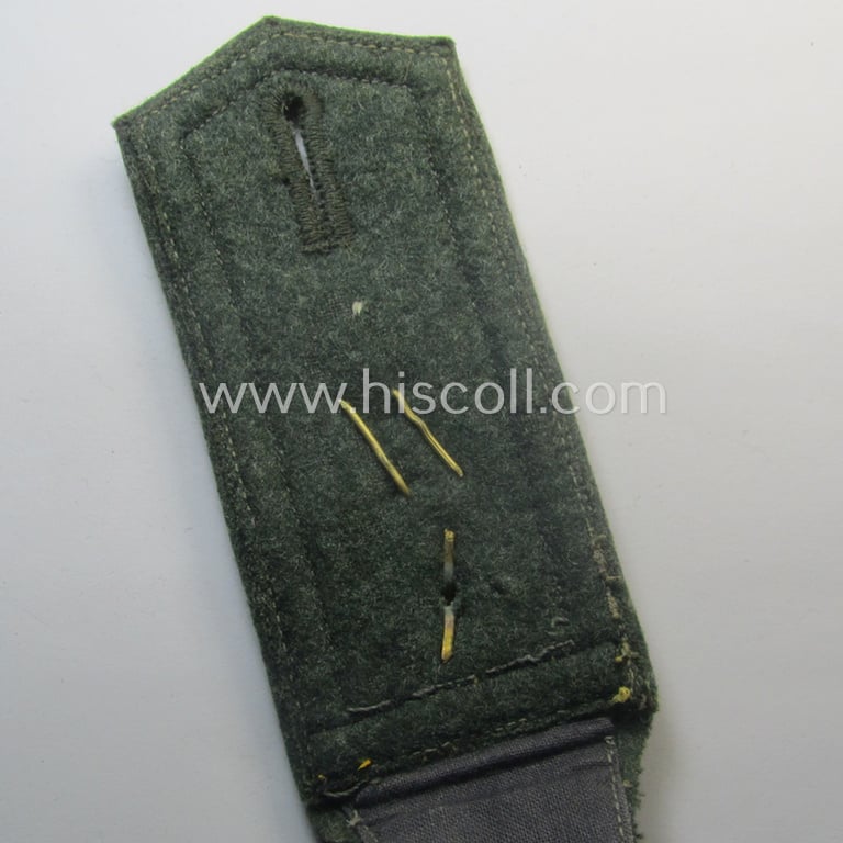Single, 'cyphered'- (and I deem early- ie. mid-war-period) WH (Kriegsmarine) NCO-type shoulderstrap as was intended for usage by a: 'Feldwebel eines Küsten-Artillerie-Rgts.'