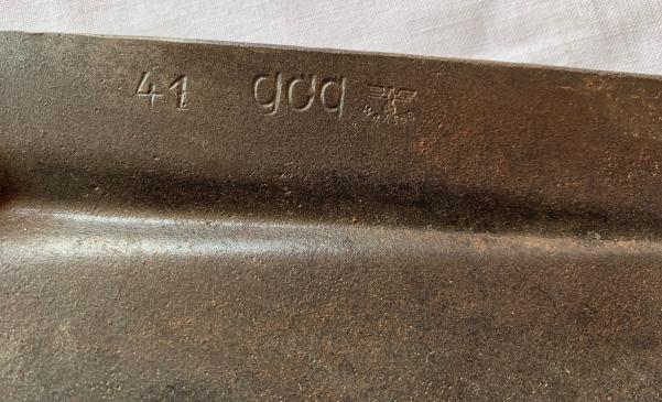 German Folding Shovel with Carrying Case, 1st model