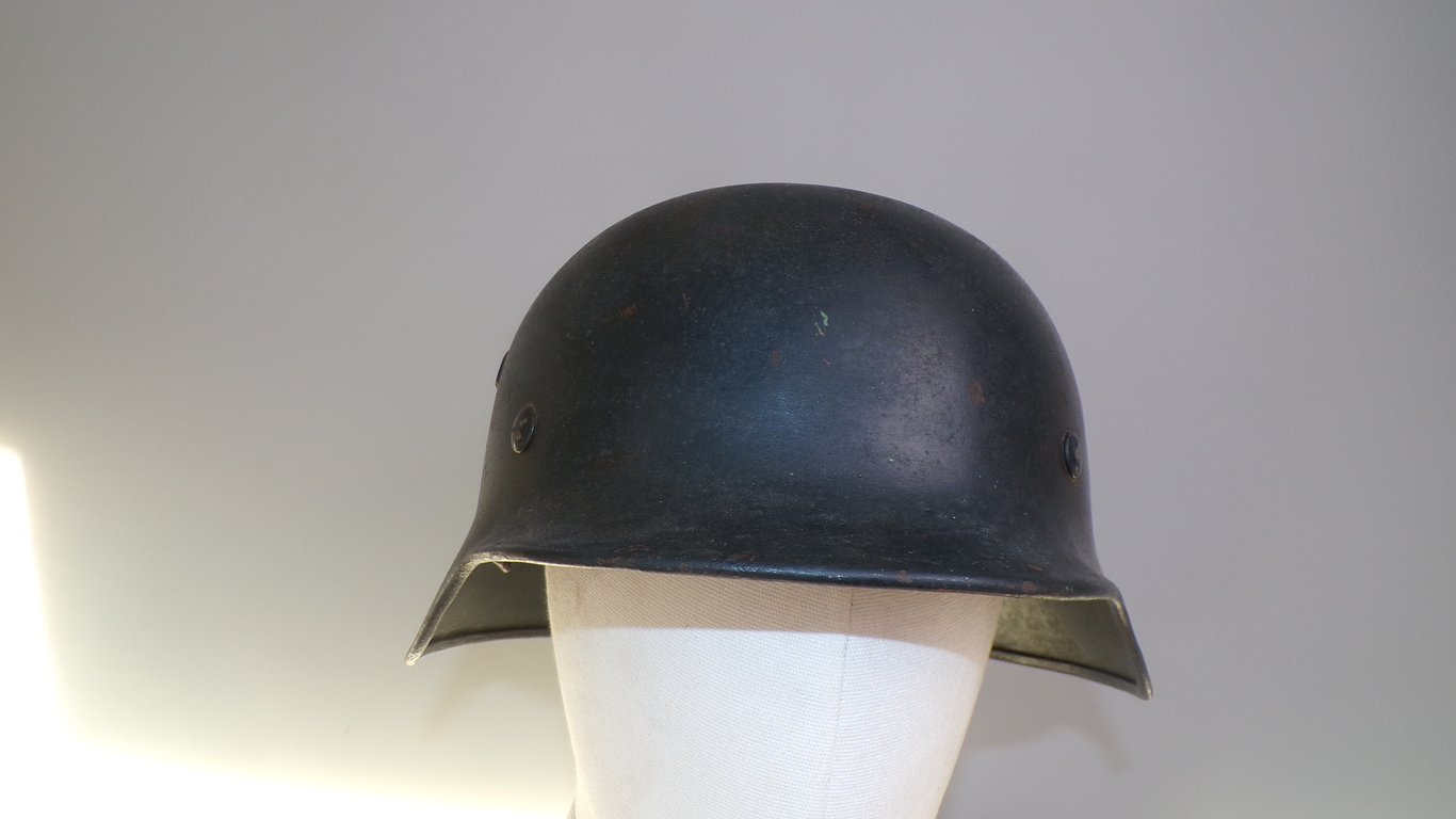 No decal M40 Luftwaffe blue helmet!