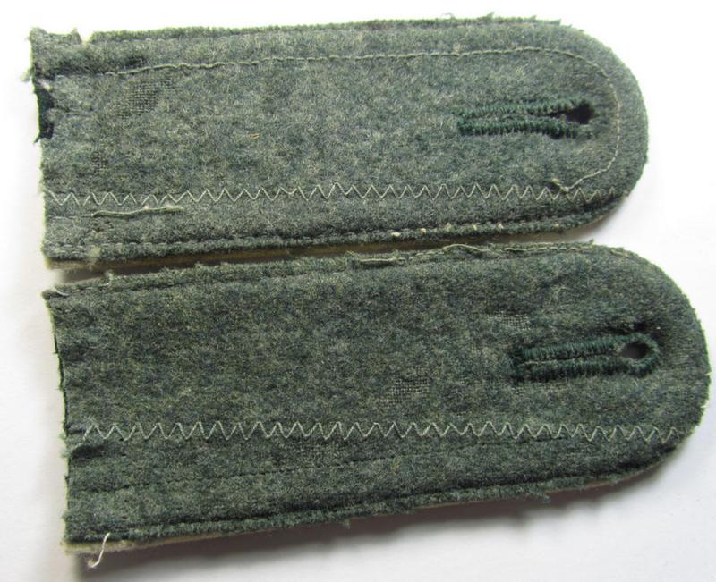 Attractive - and fully matching! - pair of WH (Heeres) early-war-period- (ie. 'M36'- (ie. 'M40'-) pattern and/or rounded-styled) neatly 'cyphered' EM-type shoulderstraps as was intended for a: 'Soldat des Infanterie-Regiments 15'