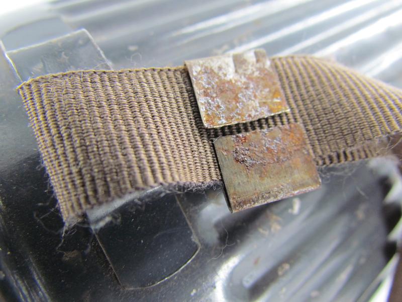 German Civilian Gasmask ( Volksgasmaske ) in Canister