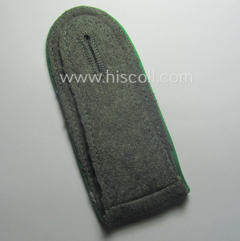 Single, 'M41- o. M43'-pattern WH (Heeres) EM-type shoulderstrap: 'Soldat der Jäger- o. Gebirgsjäger-Trpn.'
